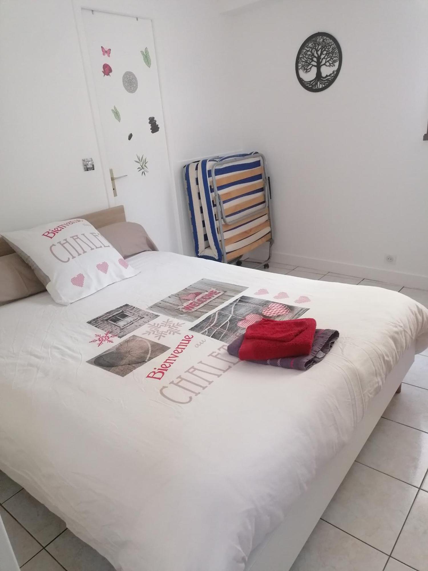 Le Petit Chalet -Appartement Proche De La Vieille Ville , Du Centre Ville Et Du Tram- Petit Dejeuner Offert Le Mans Luaran gambar