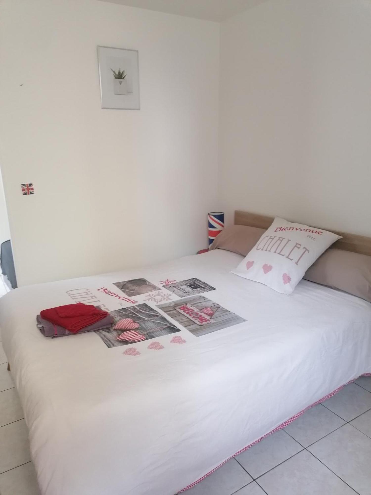 Le Petit Chalet -Appartement Proche De La Vieille Ville , Du Centre Ville Et Du Tram- Petit Dejeuner Offert Le Mans Luaran gambar